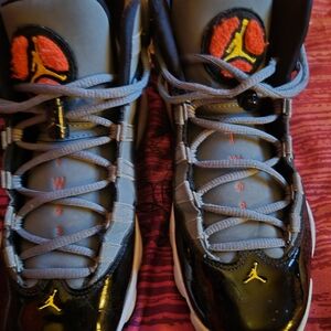 6ring Jordan Sneakers - Black, Gray, and Red size 7 grade school